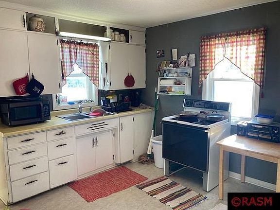 2nd image of 906 1/2 S German St
