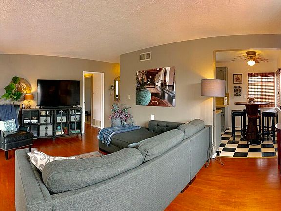 3rd image of 14331 Valona Dr