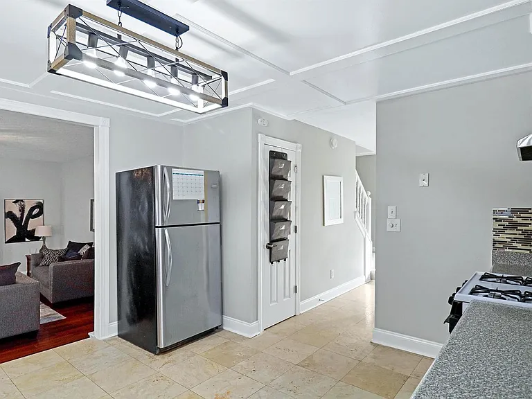 1219 Partridge Ln — Photo 6