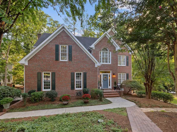 103 Parkgrove Ct, Cary, NC 27519