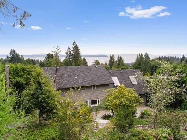 4607 Woodgreen Dr, West Vancouver, BC V7S 2V4