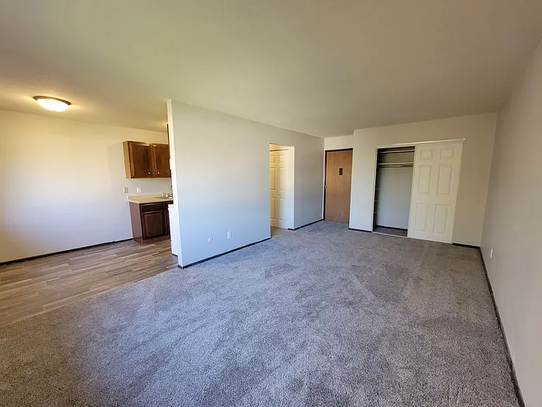 Woodbridge Terrace Apartments — Photo 11