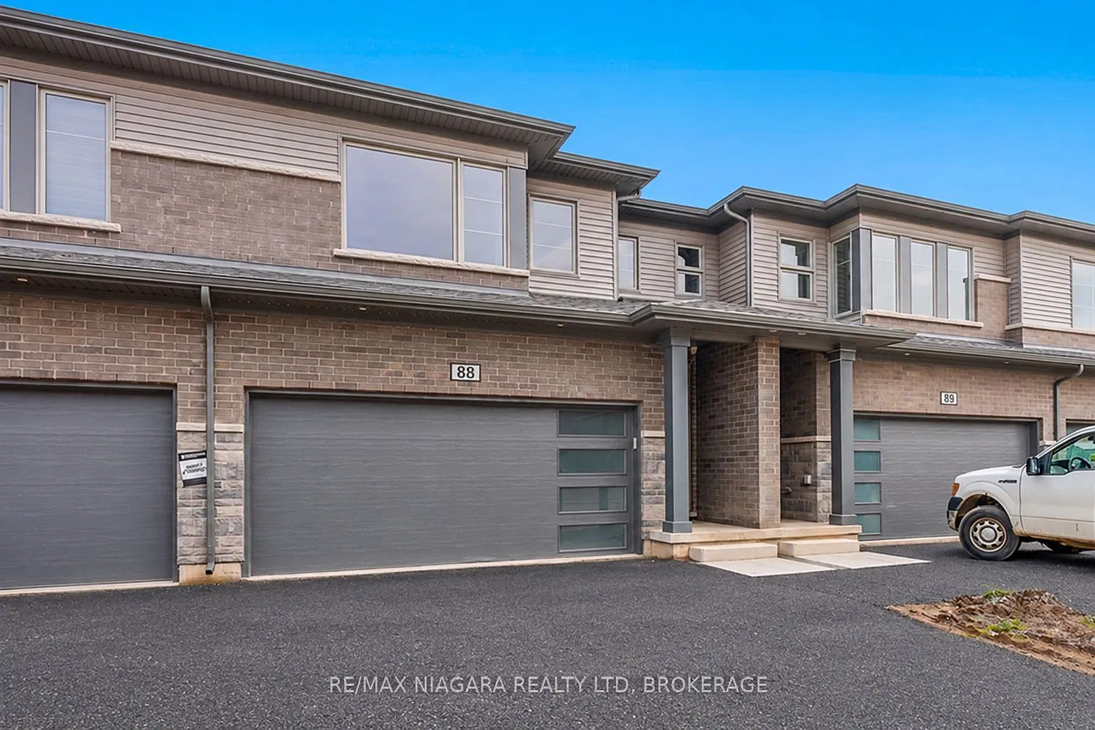 3 bed, $2,650 — Photo 2