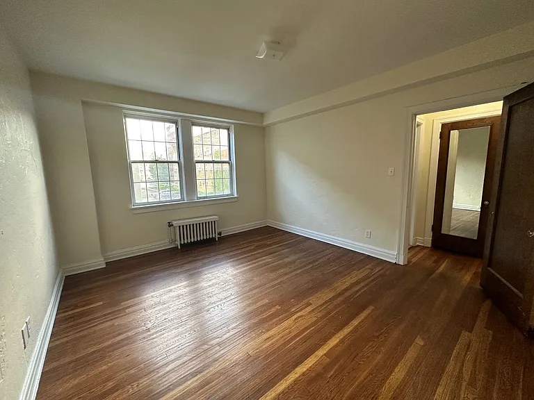 New King Edward Apartments — Photo 178