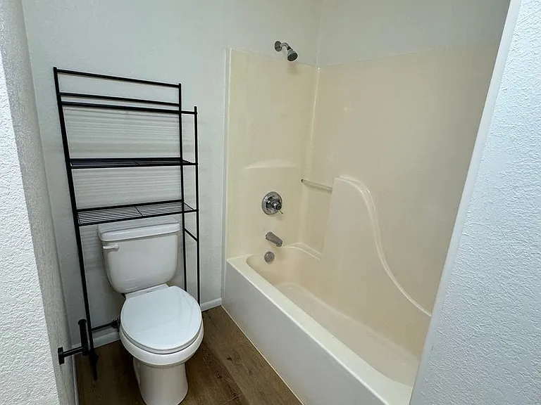 5429 Glenridge Way — Photo 14