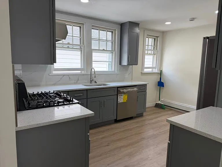 22B Forest Ave #2 — Photo 6