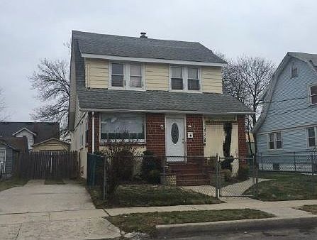 2nd image of 56 Mount Ave