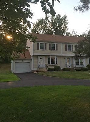 2nd image of 101 Heritage Ln