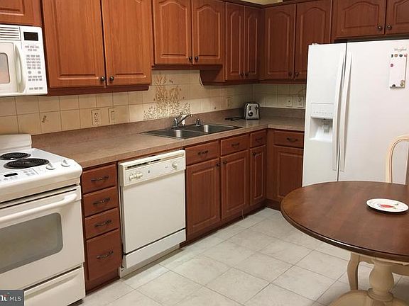 5th image of 2901 S Leisure World Blvd Unit 223