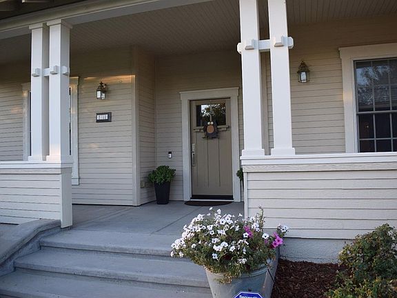 3rd image of 2709 Centennial Dr