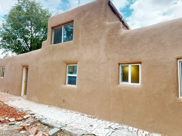 149 Candelario St, Santa Fe, NM 87501