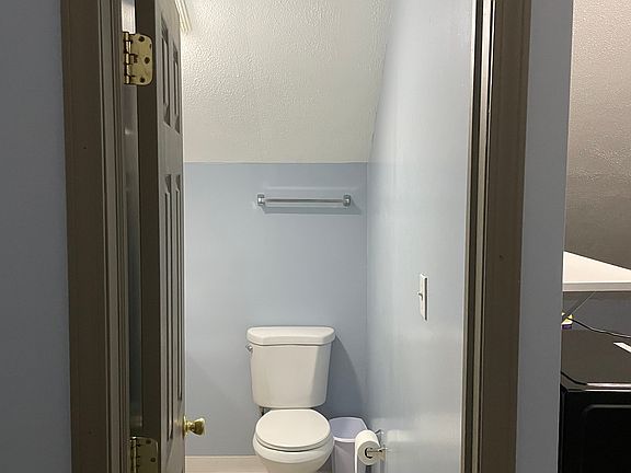 4th image of 4109 Oak Park Ave