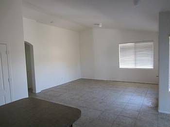 4th image of 762 E Leslie Ave