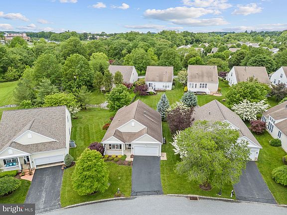 2nd image of 327 Astilbe Dr