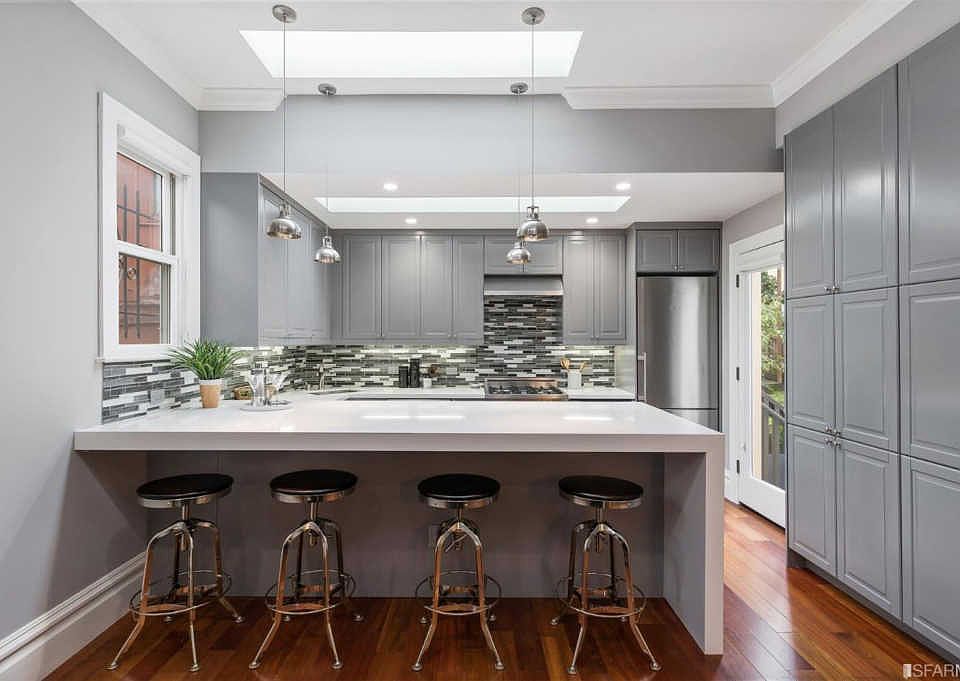 1st image of 2457-A Lombard St Unit A