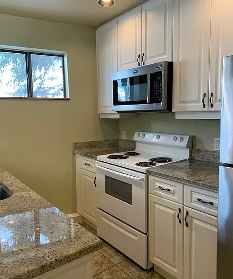 142 Eagle Dr — Photo 3