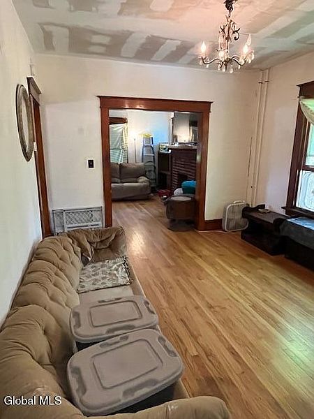 4th image of 54 Glenwood Road