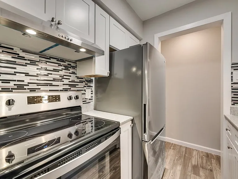 Villa Vista Apartments — Photo 13