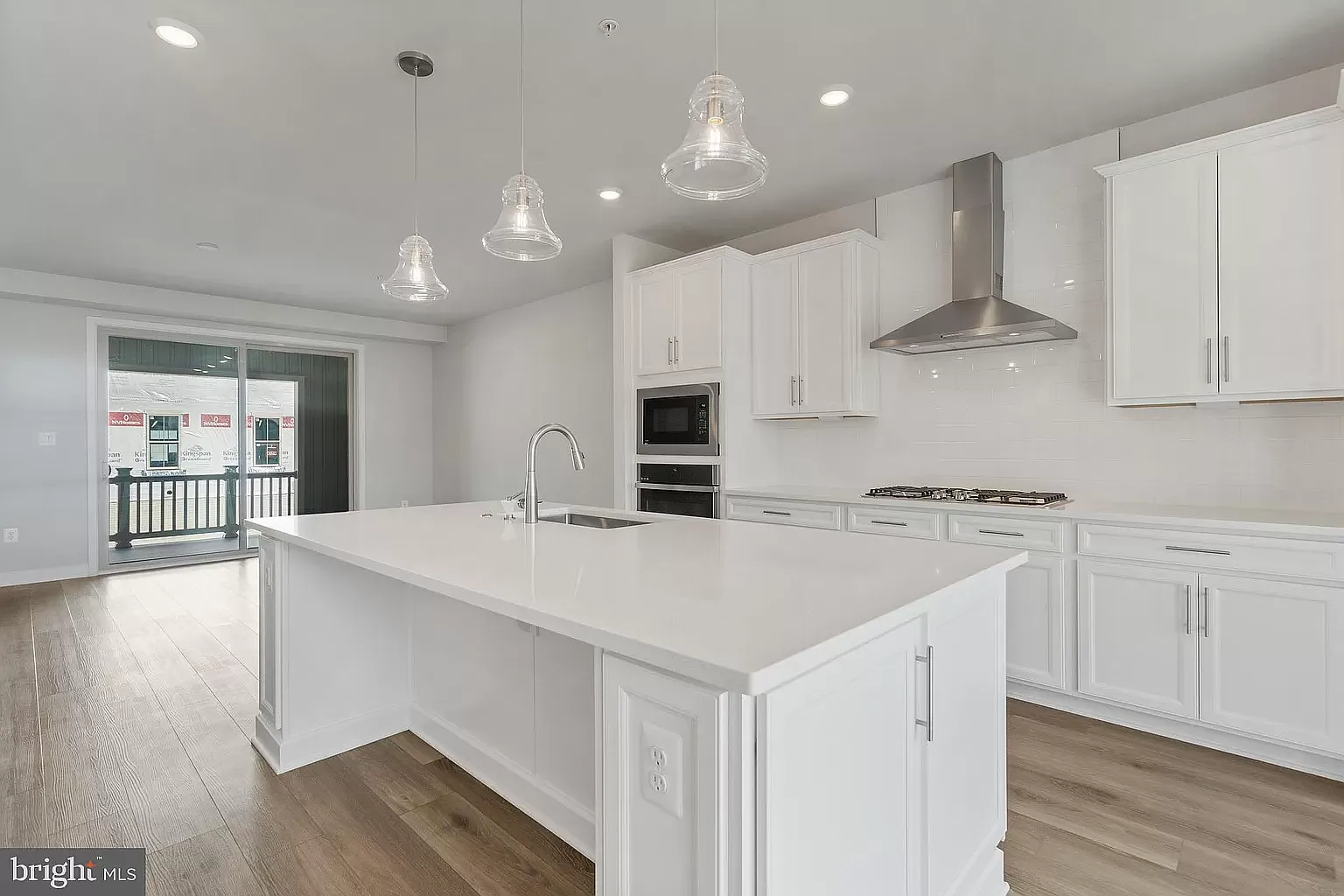 4 bed, 3.5 bath, 2308 sqft, $3,650 — Photo 4