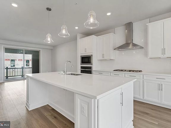 4th image of 6030 Stoneroller St