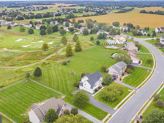 5th image of 329 Clayton Manor Dr