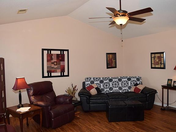 4th image of 128 Cedar Glen Dr