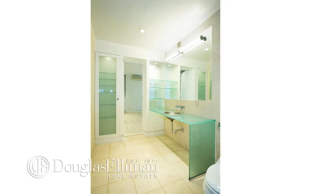 Rented by Douglas Elliman | media 31