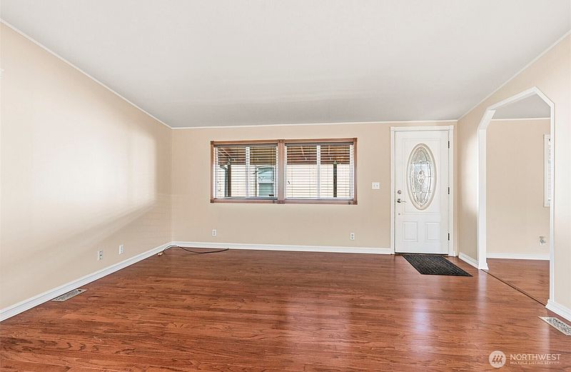 5th image of 1006 S 12th Avenue