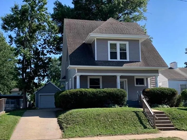 2416 Doniphan Ave — Photo 1