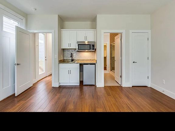 2nd image of 5906A Morrow Rd