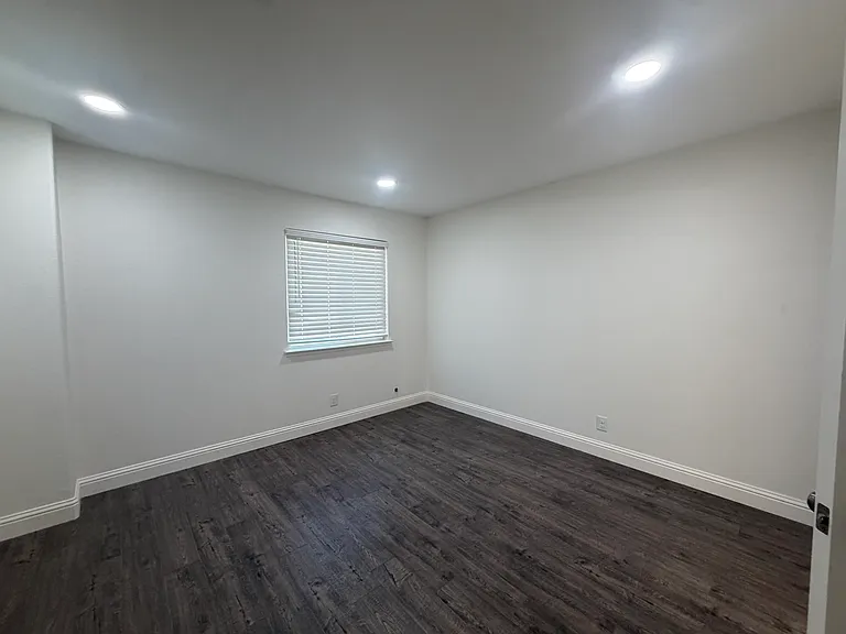 397 Eldridge Ave — Photo 6