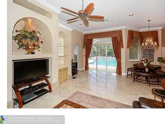 4th image of 390 Mallard Dr
