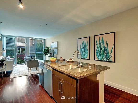 4th image of 530 Broadway Avenue E #211