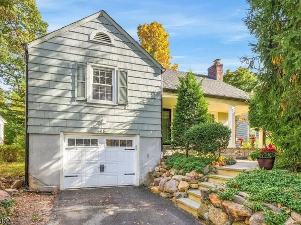 48 Freeman St, Roseland Boro, NJ 07068