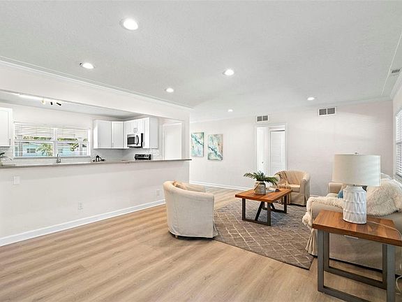 4th image of 5813 18TH AVENUE S