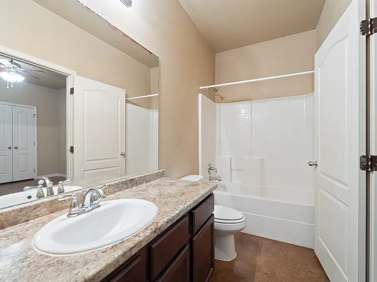 310 S Davis St #B — Photo 11