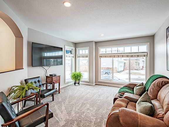 3rd image of 73 Bowman Cir