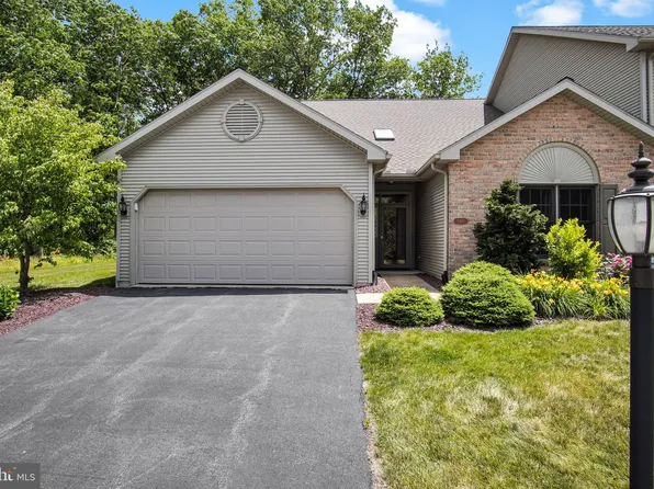 6443 Oak View Dr, Harrisburg, PA 17112