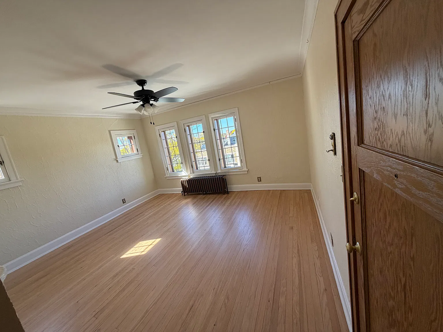 4428 N Oakland Ave — Photo 3