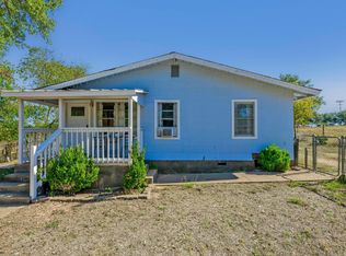 802 N Ave N, Johnson City, TX 78636