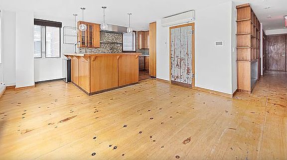 4th image of 157 Lexington Ave #1