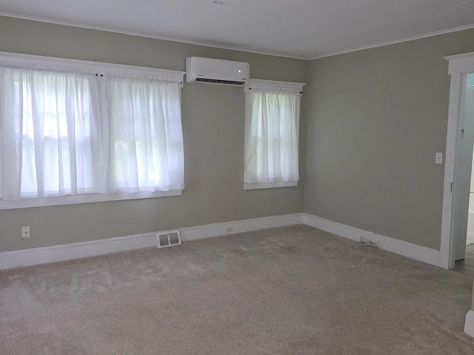 1 bed, 987 sqft, $2,000 — Photo 2