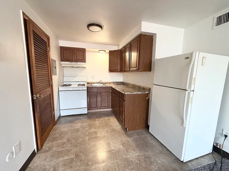 36 S Harrison Ave #37 — Photo 5