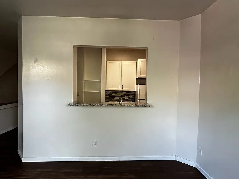 Kitchen Island facing dining area