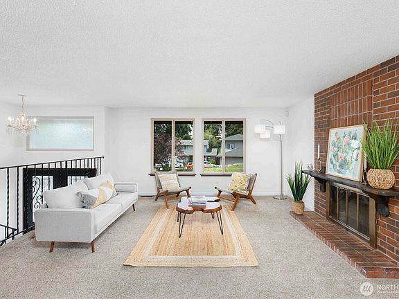 3rd image of 5194 Granada Place SE