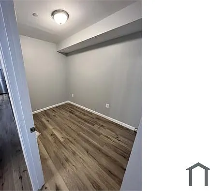 1709 E St NE #4 — Photo 7