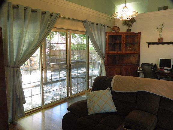 5th image of 4236 Lavonne Ln
