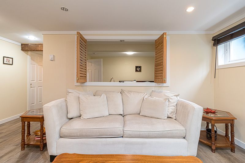 Saanich House for rent - 1 Bedroom — photo 2