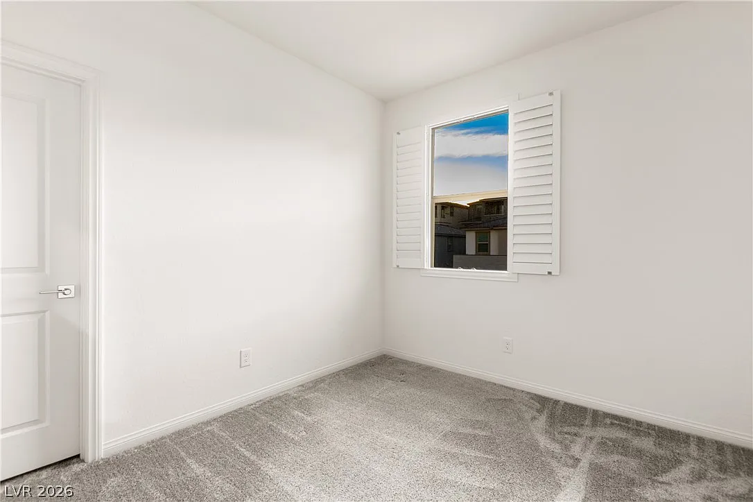 4 bed, 2.5 bath, 2068 sqft, $2,900 — Photo 3