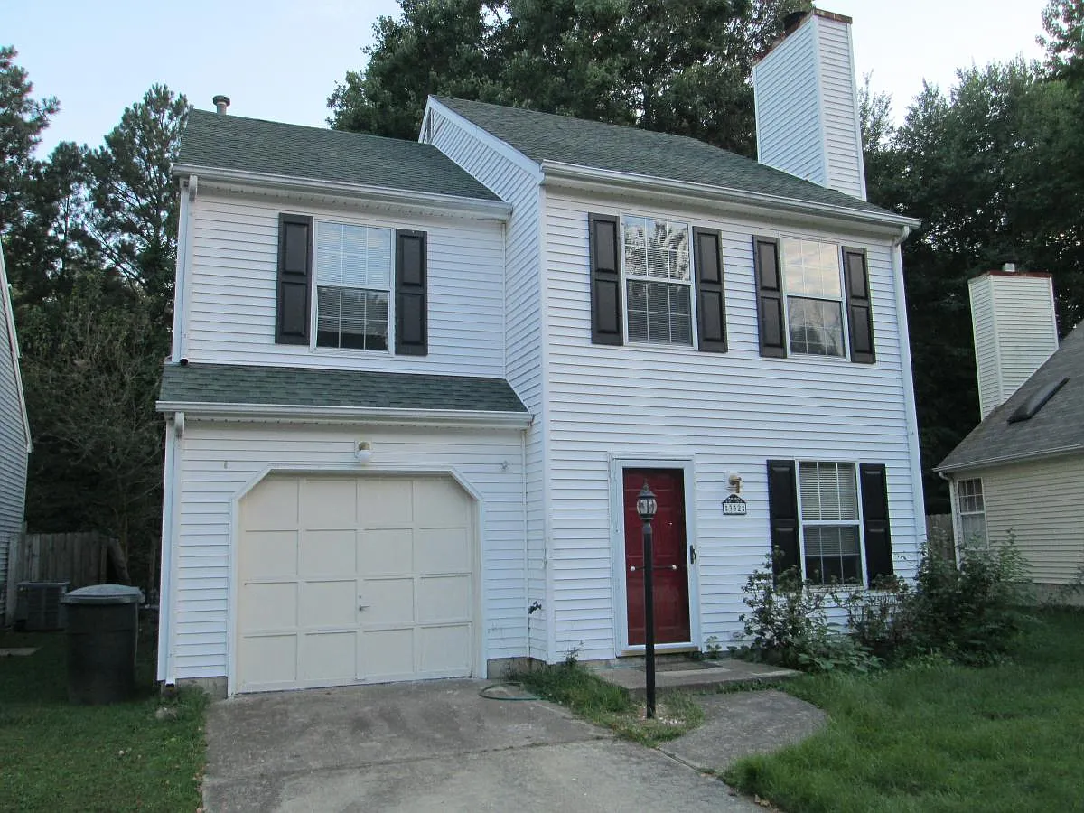 3 bed, 2.5 bath, 1449 sqft, $2,200 — Photo 3
